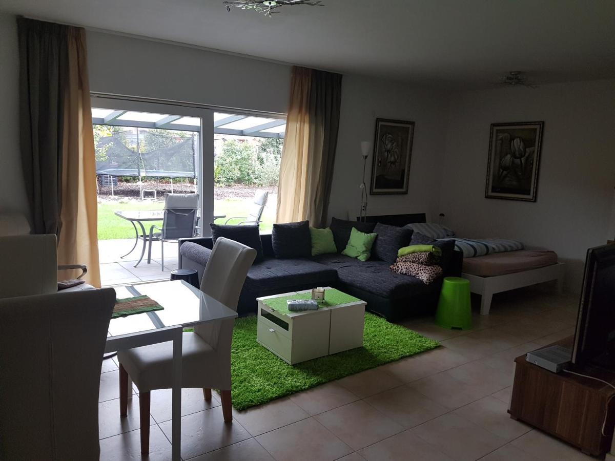 Ebenerdig Mit Terrasse & Garten, Wlan & Parkplatz! Self Check-In & Check-Out! Schwedenofen! Lägenhet Auggen Exteriör bild