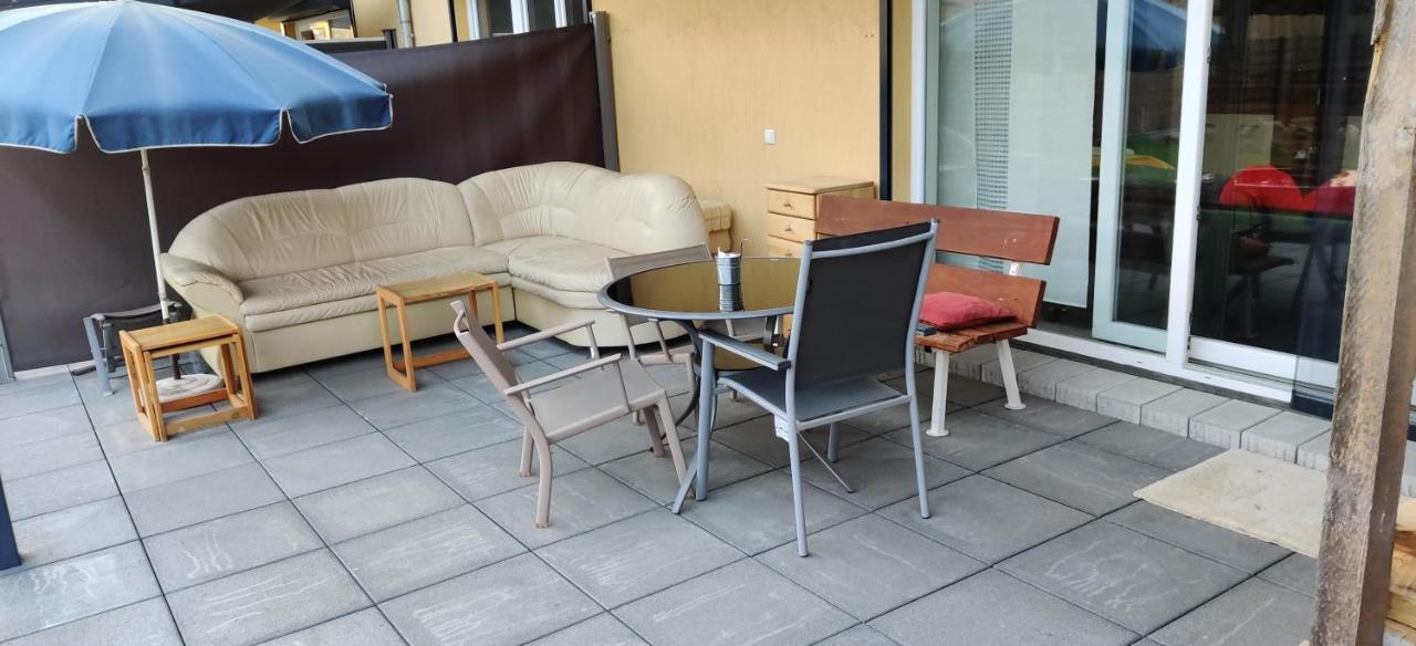 Ebenerdig Mit Terrasse & Garten, Wlan & Parkplatz! Self Check-In & Check-Out! Schwedenofen! Lägenhet Auggen Exteriör bild